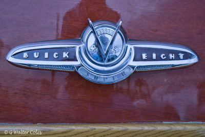 Buick 1953 Roadmaster Woody Wgn DD 12-16-17 (6) Logo.jpg