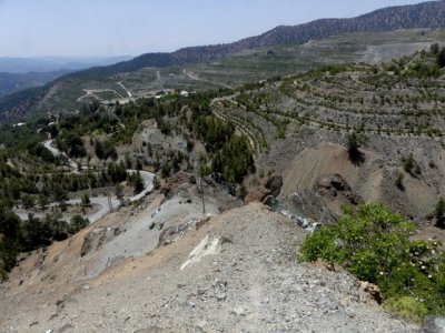 05-old asbestos mine 1.JPG