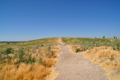 walkway to the site of Catalhoyuk