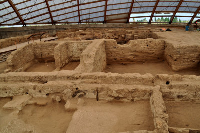 Each house usually contained three rooms. Archaeologists identified all rooms were kept scrupulously clean