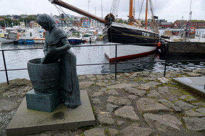 Verkakona, Kútter, Gamall sjómaður