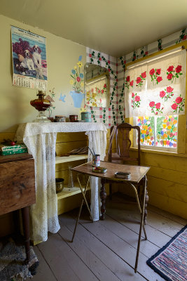 Maud Lewis Paints