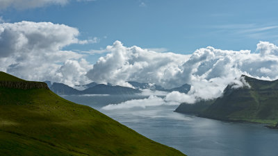 Approaching Funningur