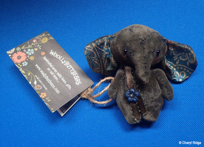 Minnie elephant by Woollybuttbears