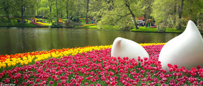 bulb-sculpture-keukenhof.jpg