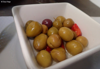 P5050398-olives.jpg