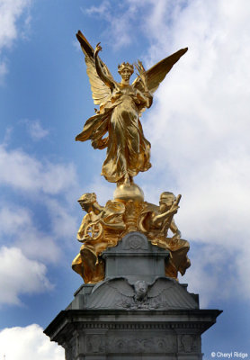 1023-buckingham-palace.jpg