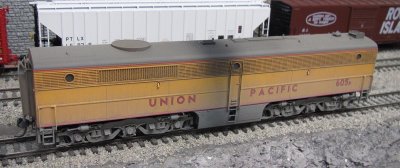 UP605b_1200.jpg