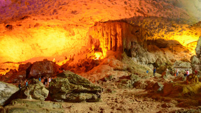 Sung Sot Cave - Ha Long Bay