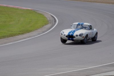 Jaguar E-type 1962.jpg