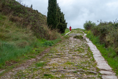 Roman road on the way out of Cirauqui (4/13/2018)