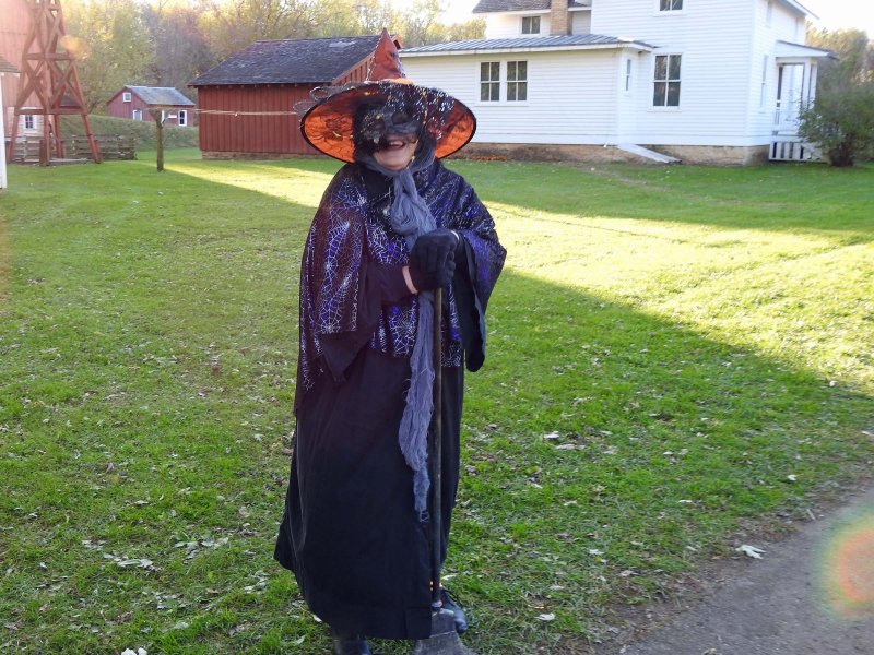 20 Oct Which witch is which? 