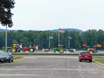 12 Jul Tractors on parade!