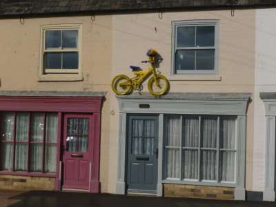 Yellow bicycle reminder of Tour de France Yorkshire stage