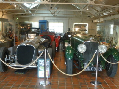 Napier-Railton and Bentley in British Racing Green