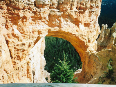 Natural arch in Bryce Canyon