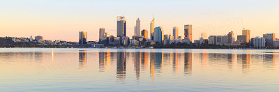 Perth and the Swan River at Sunrise 25th April 2017.jpg