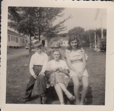 Sam,Florence,Elaine.jpg