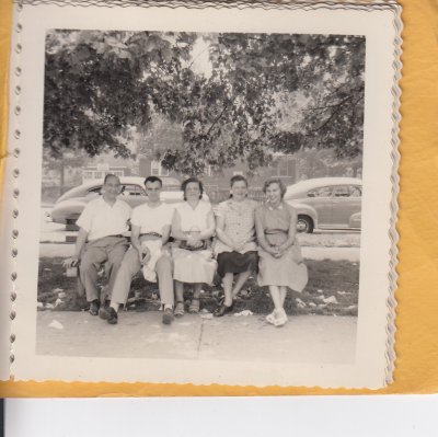 GrandpaMorty,Sol,GrandmaEva,Mimmy,GrandmaDottie.jpg