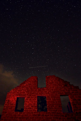 Fort Griffin comet passing through Big Dipper