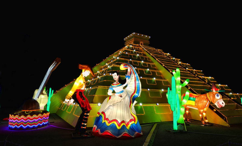 Inca with Mexican Dancer