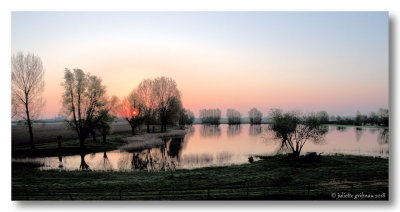 early morning between Huissen and Angeren (Gelderland)