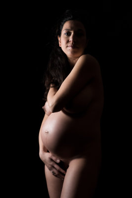 Pregnant (nude / 18+)