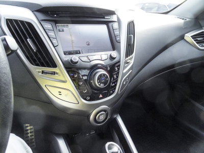 Hyundai Veloster controls