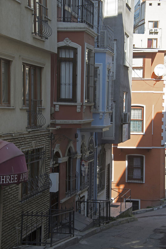 Istanbul Tarlabashi Mahallesi march 2017 2659.jpg