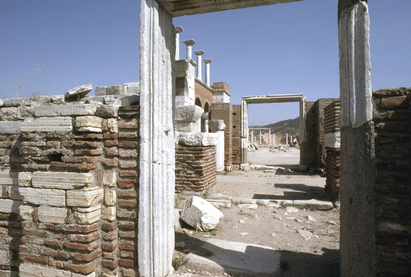 Selcuk St John Basilica 92 024.jpg