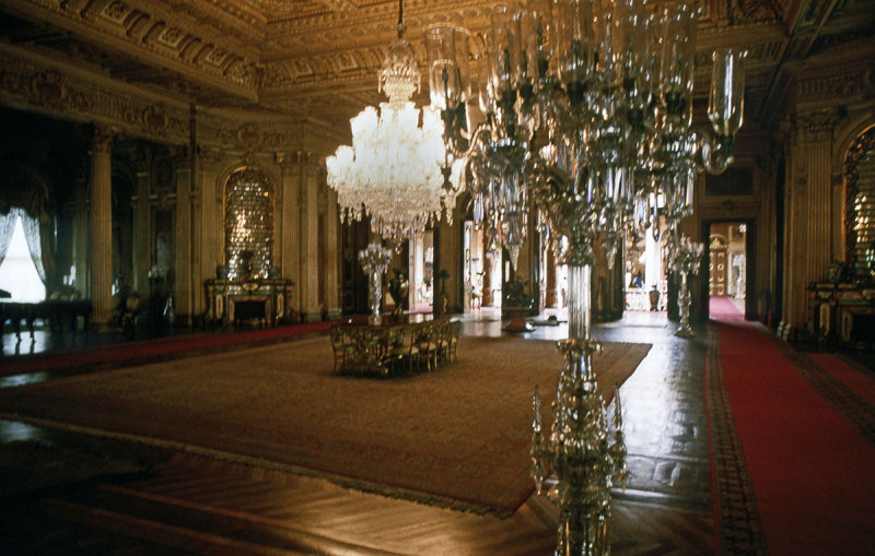 Istanbul Dolmabahce 93 021.jpg