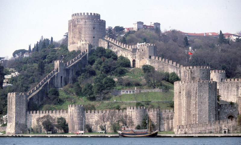 Istanbul Bosporus 96 019.jpg