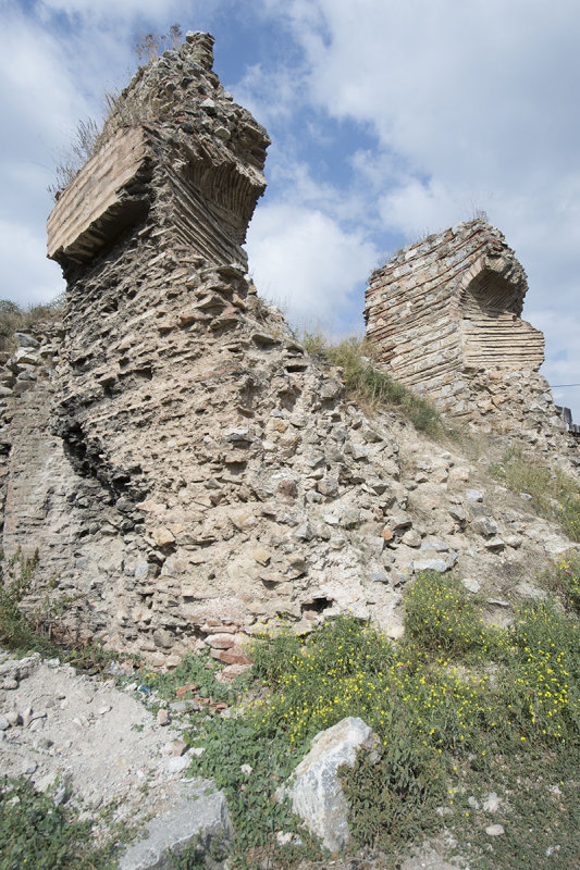 Iznik Wall East side to Lefke Gate october 2018 8247.jpg