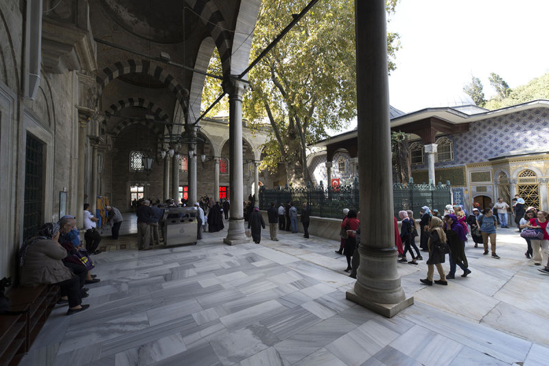 Istanbul Eyup Mosque october 2018 7213.jpg