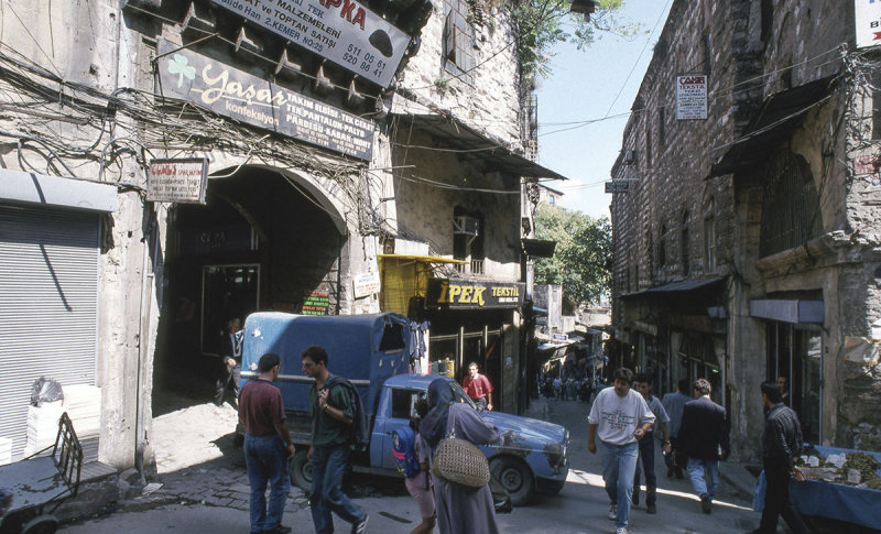 Istanbul Big Valide Han and roof 93 278.jpg