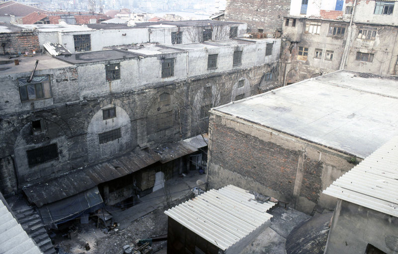 Istanbul Big Valide Han and roof 93 289.jpg