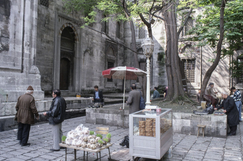 Istanbul Beyazit 2002 310.jpg