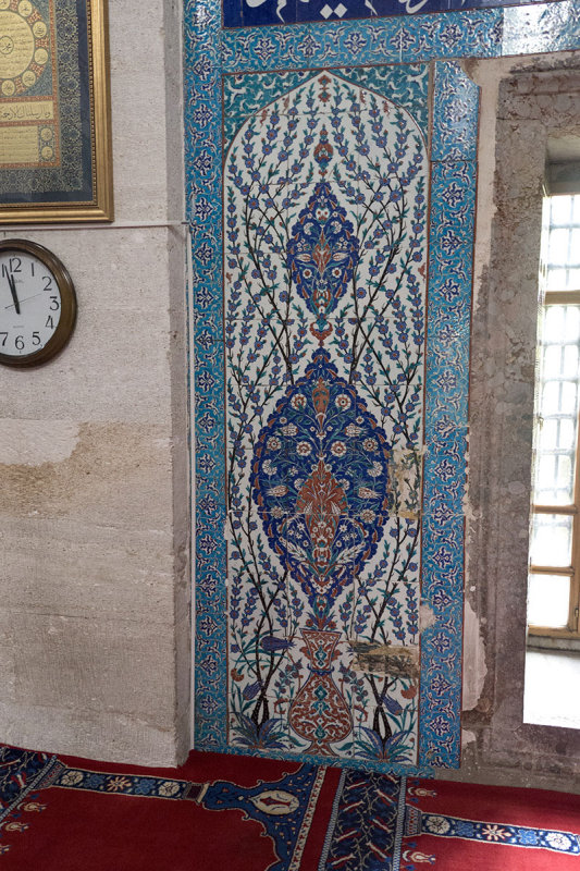 Istanbul Atik Valide Mosque dec 2018 9562.jpg
