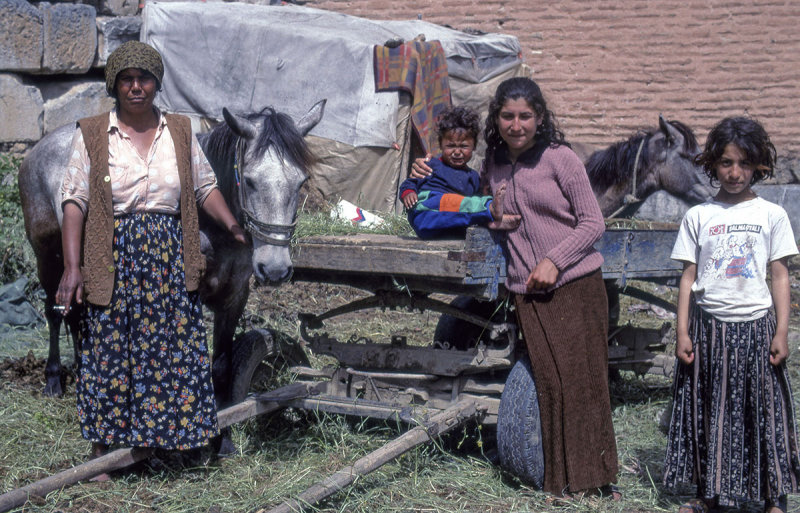 Iznik Gypsy family