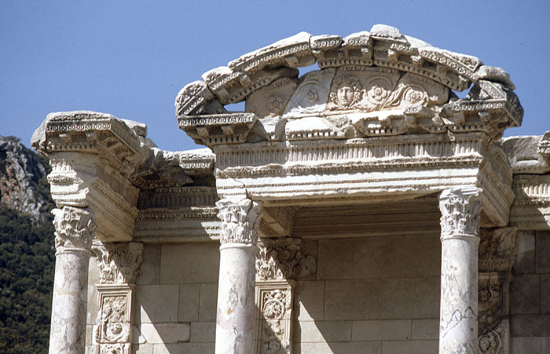 Efes Celsus library