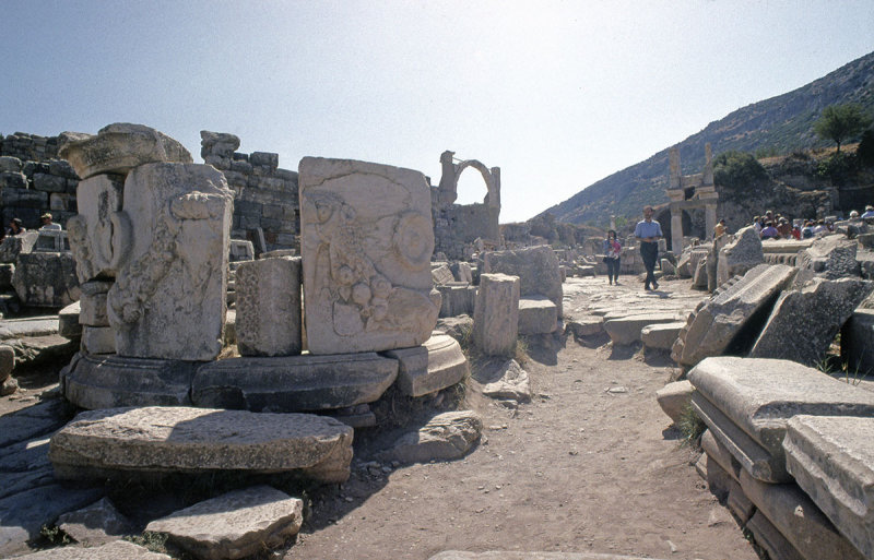 Efes monument