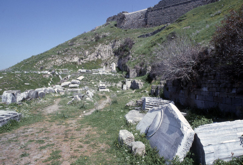 Bergama Pergamon Dionysus temple 114.jpg