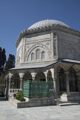 Istanbul Suleyman Mausoleum march 2017 3638.jpg