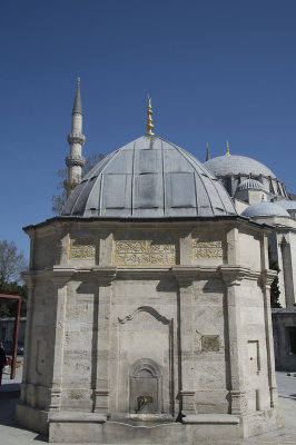 Istanbul Suleymaniye Mosque march 2017 3596.jpg