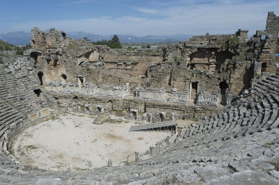 Perge theatre march 2018 6062.jpg