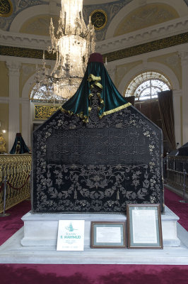 Istanbul At Mahmut II grave march 2018 5275.jpg