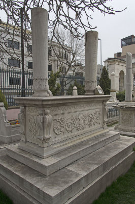 Istanbul At Mahmut II grave march 2018 5293.jpg