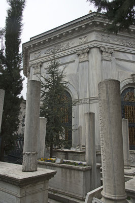 Istanbul At Mahmut II grave march 2018 5298.jpg