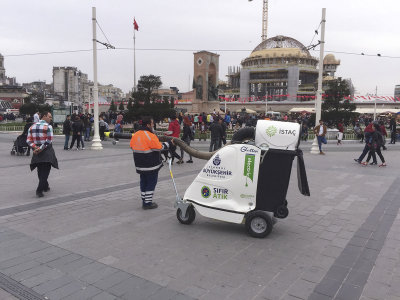 Istanbul Taksim Square march 2018 3869.jpg