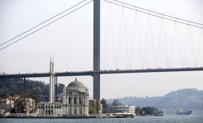 Istanbul Bosporus 96 004.jpg